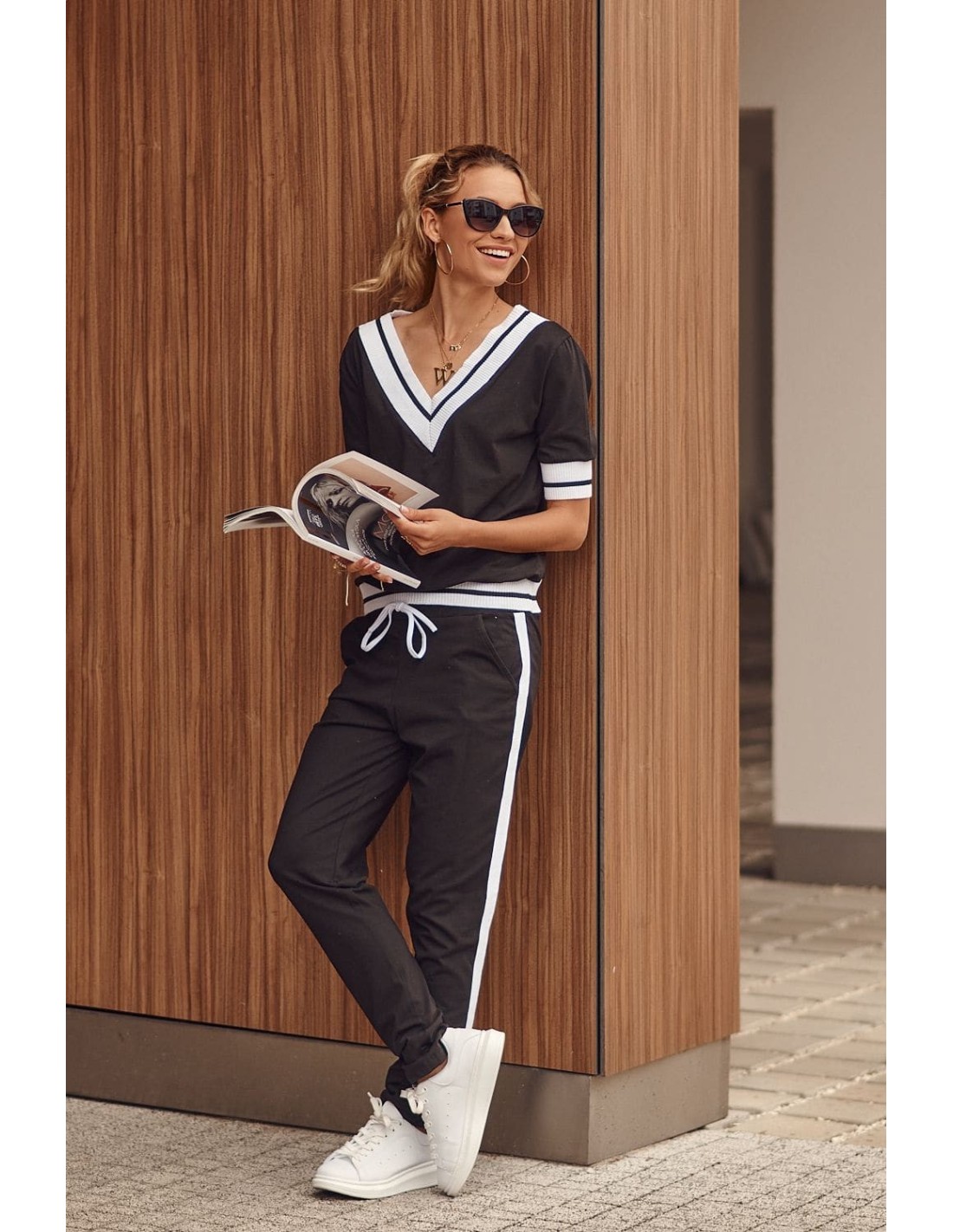 Black women\'s tracksuit with short sleeves FK540 - Online store - Boutique